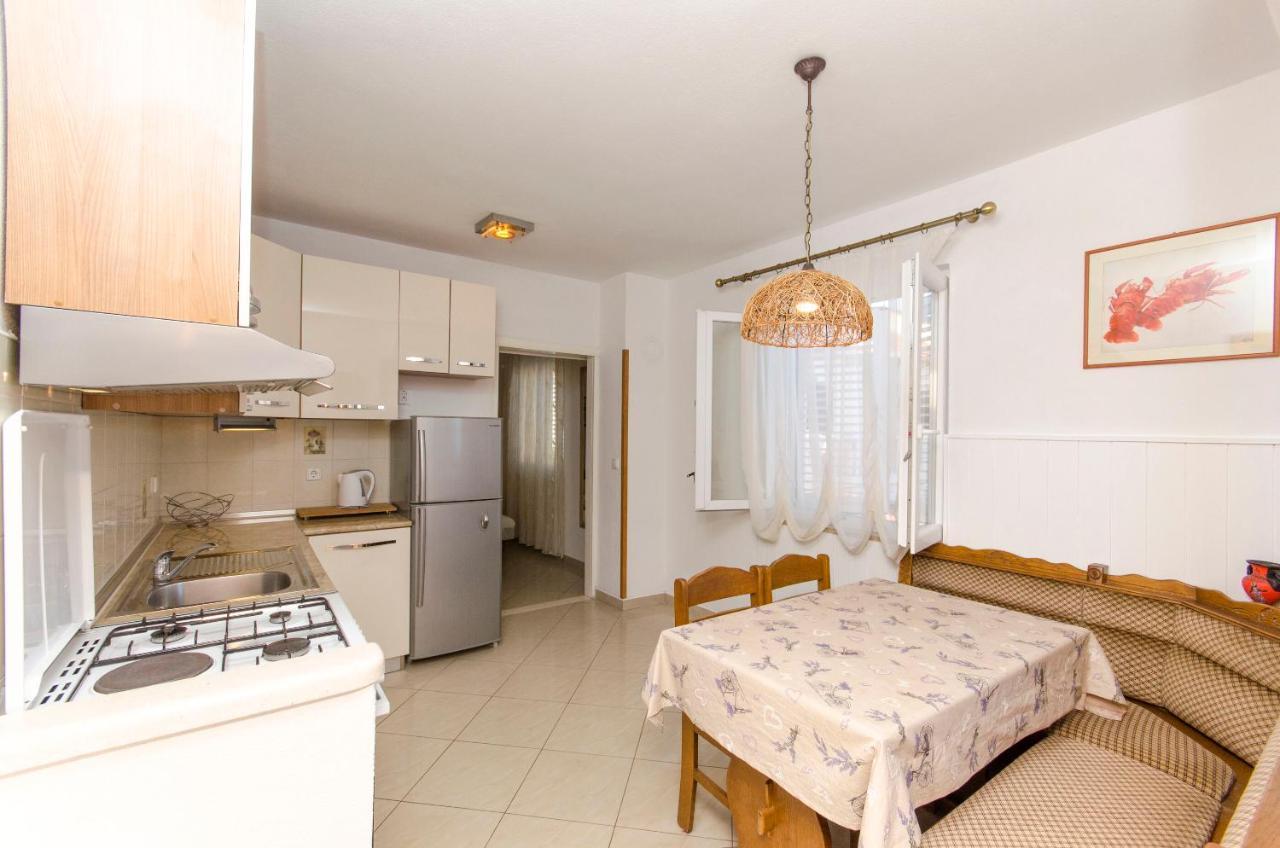 Apartments Banic Postira Bagian luar foto